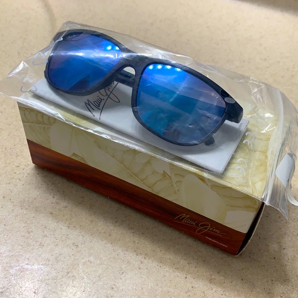 Maui Jim Other - Maui Jim polarized blue dragons teeth gray/navy